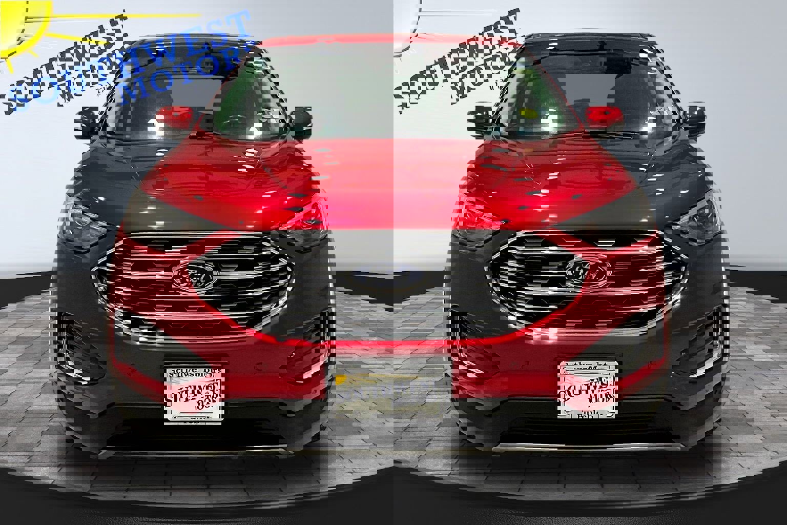 Used 2022 Ford Edge Titanium image 2