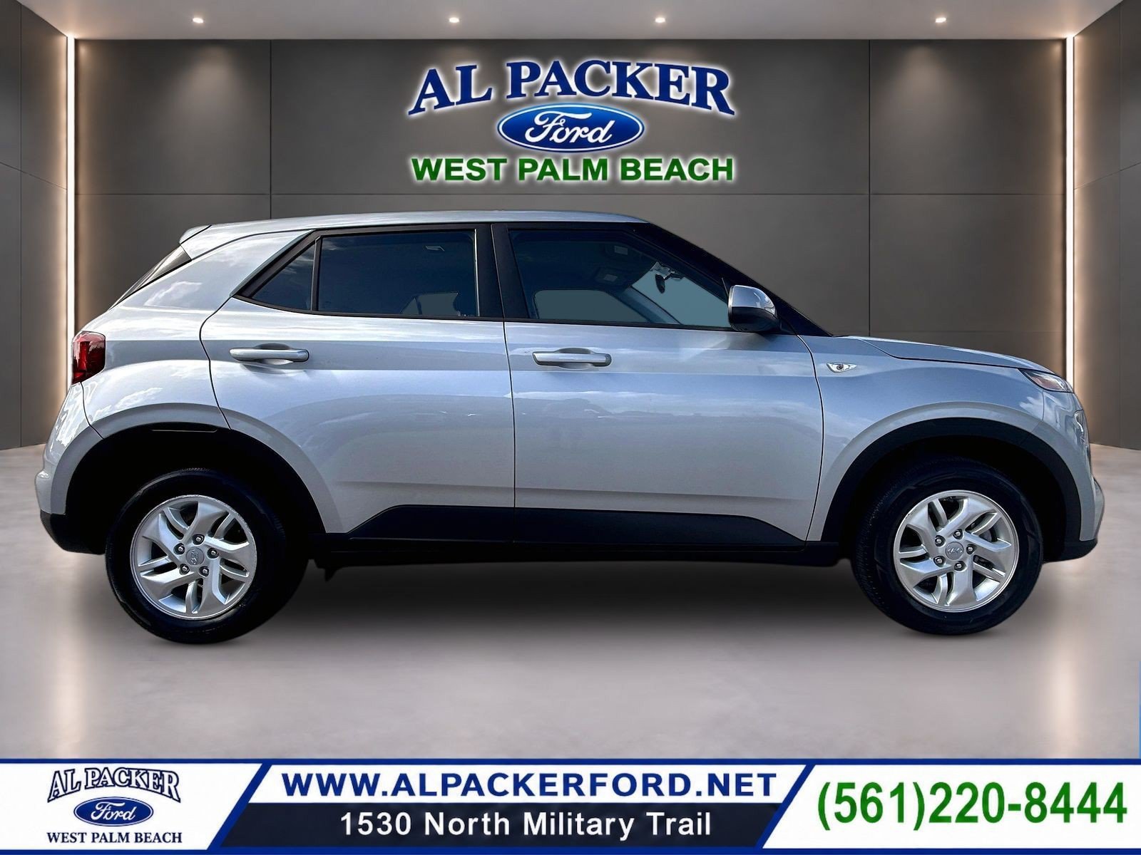 Used 2021 Hyundai Venue SE FWD image 4