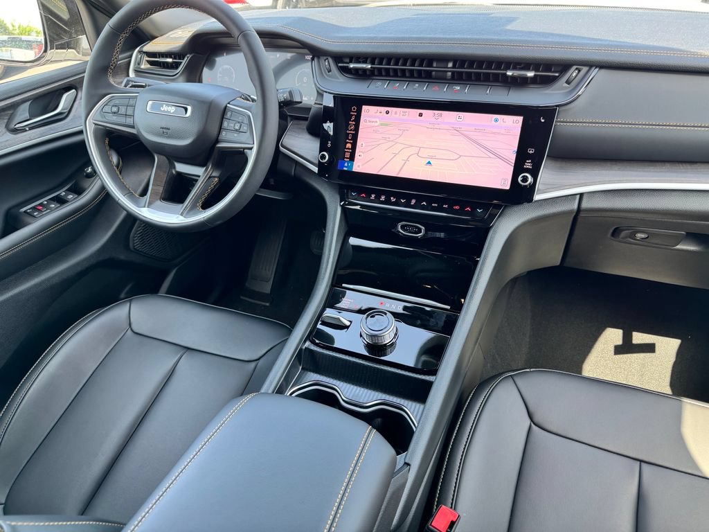 New 2026 Jeep Grand Cherokee L Limited AWD/4WD image 11