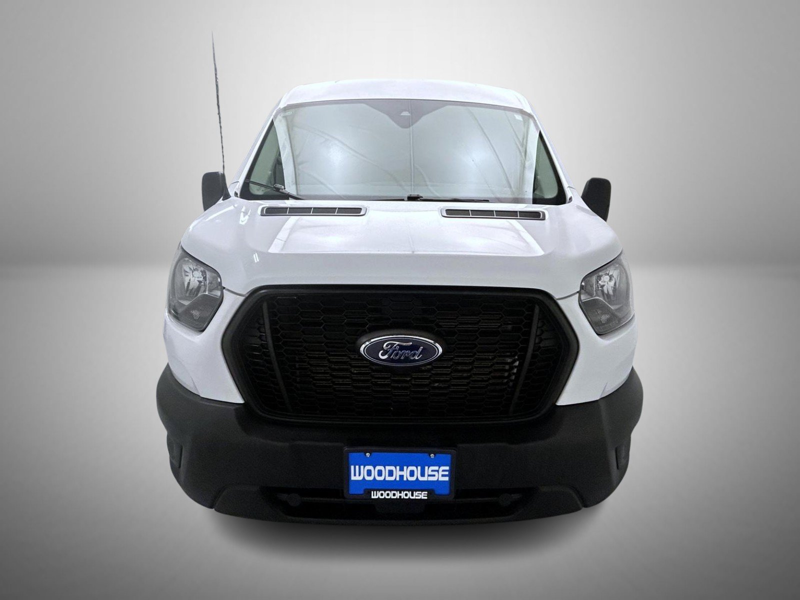 Used 2025 Ford Transit 250 148 Medium Roof RWD image 2