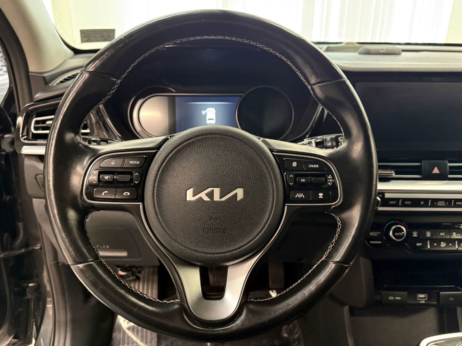 Used 2022 Kia Niro EX w/ Cold Weather Package image 28