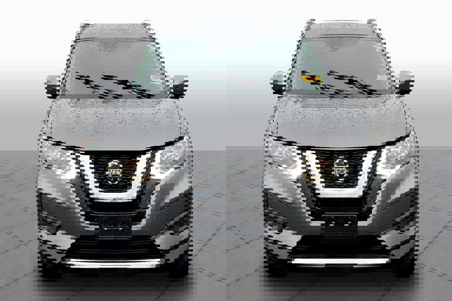 Used 2019 Nissan Rogue SV w/ Premium Package image 4