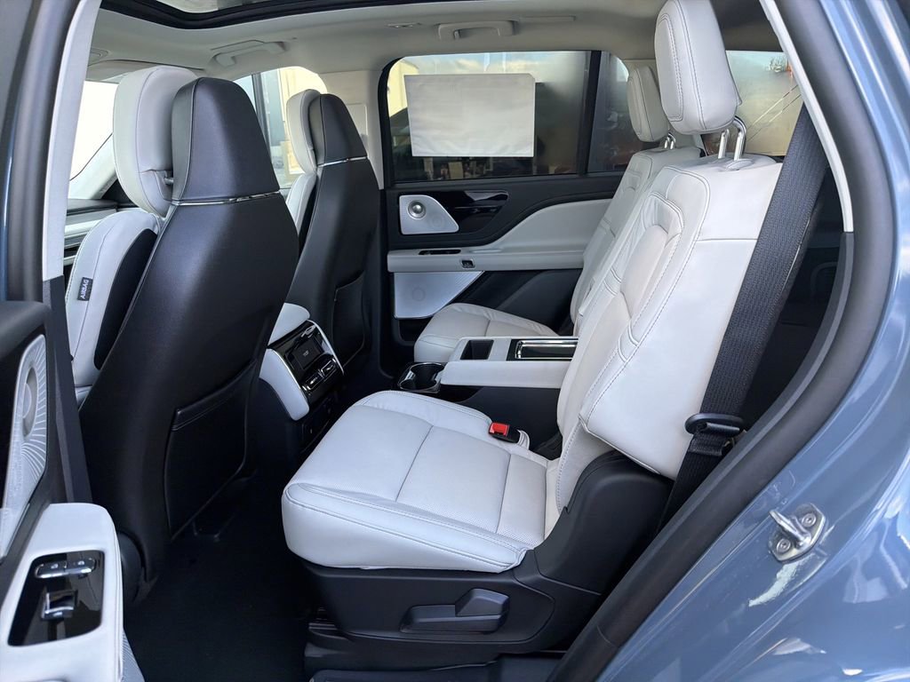 New 2026 Lincoln Aviator Reserve image 6