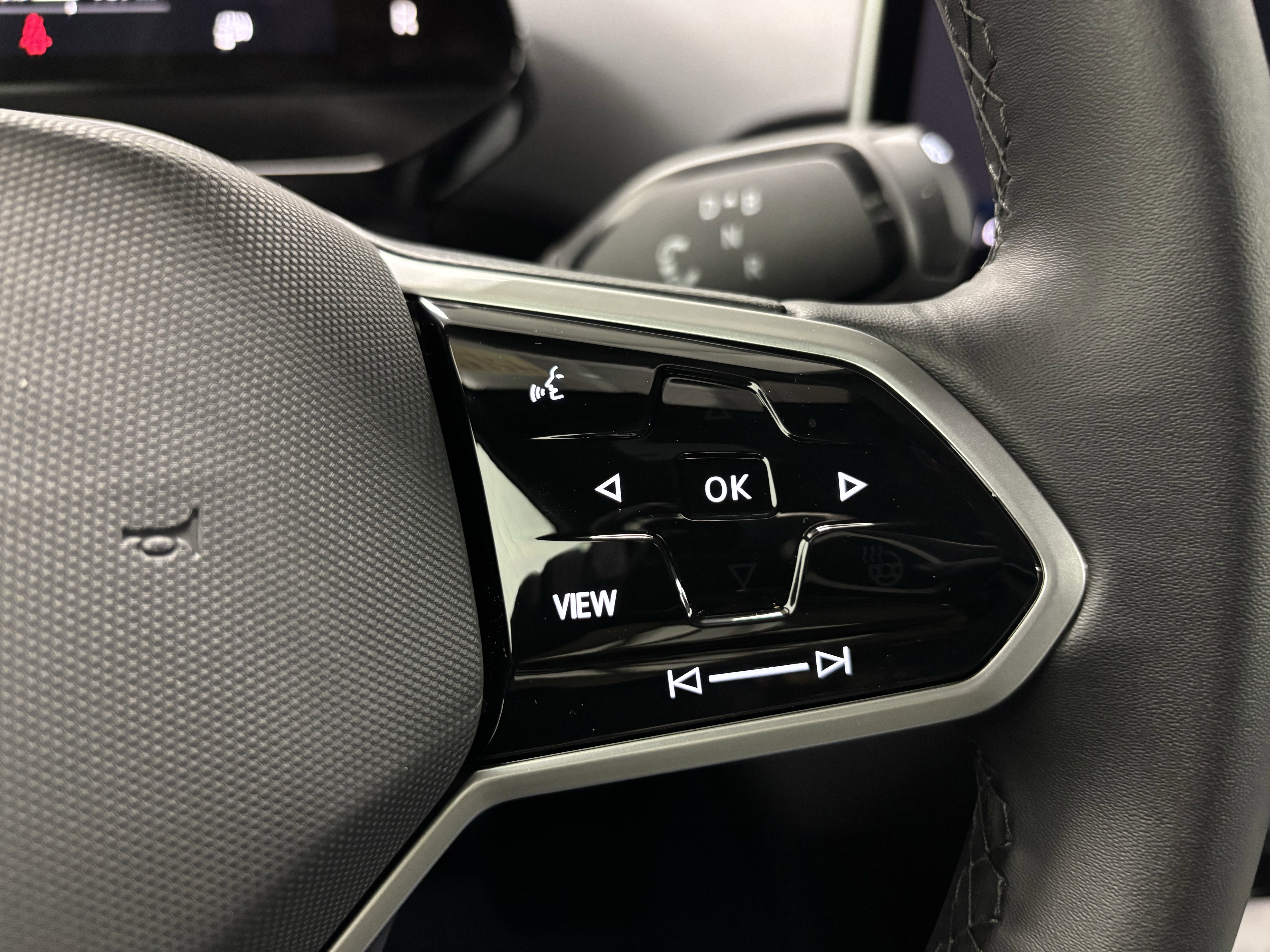 New 2025 Volkswagen ID.4 Pro image 26