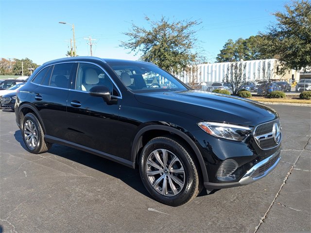 Used 2025 Mercedes-Benz GLC 300 image 2