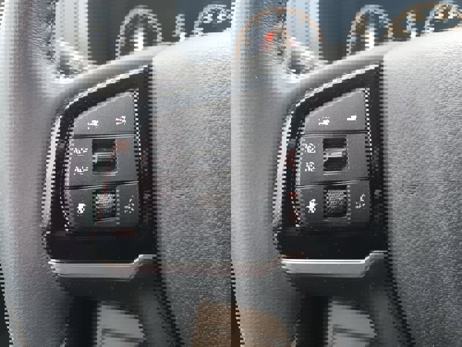 Used 2025 Honda Odyssey EX-L image 17