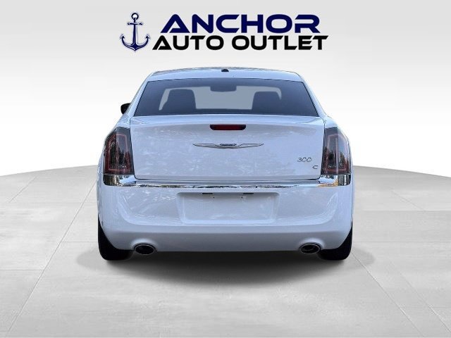 Used 2014 Chrysler 300 C RWD image 7