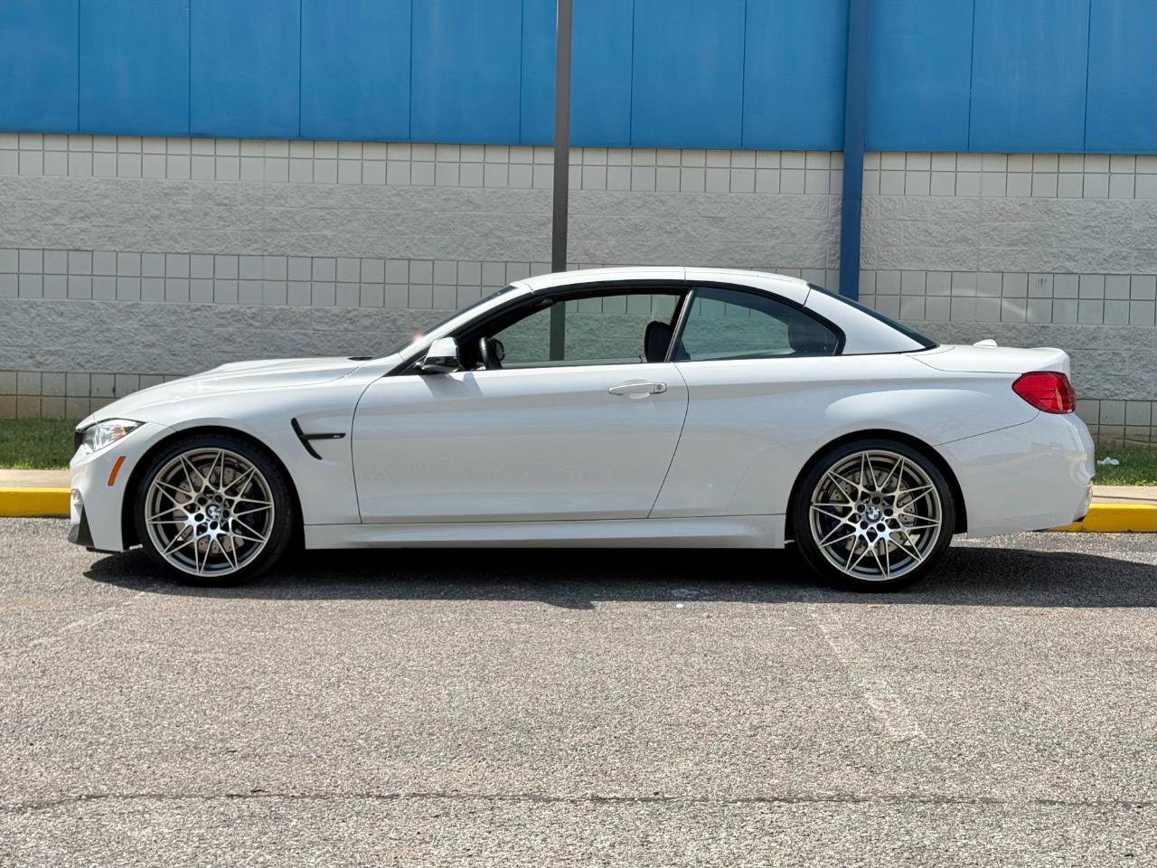 Used 2017 BMW M4 Convertible RWD image 8