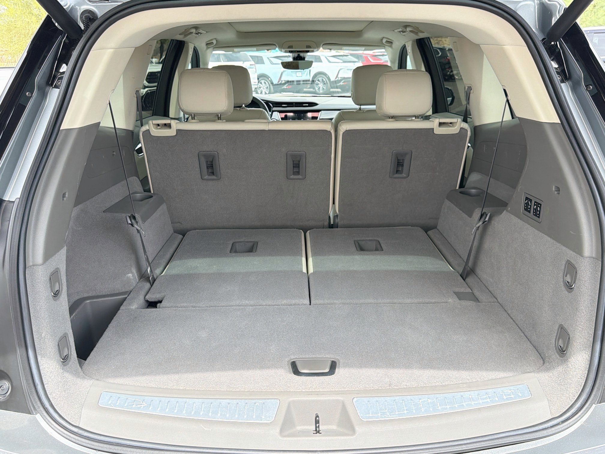 Certified 2024 Cadillac XT6 Premium Luxury w/ Technology Package FWD image 28