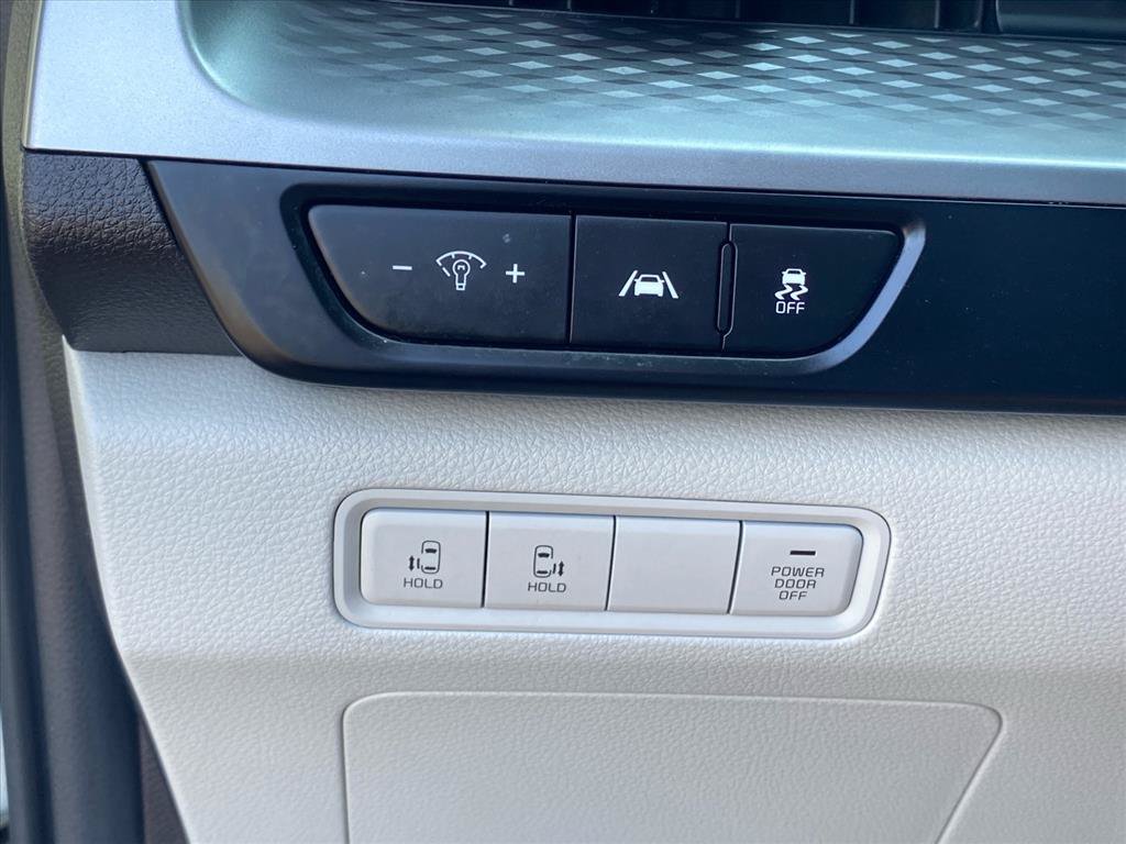 Certified 2022 Kia Carnival LX FWD image 21