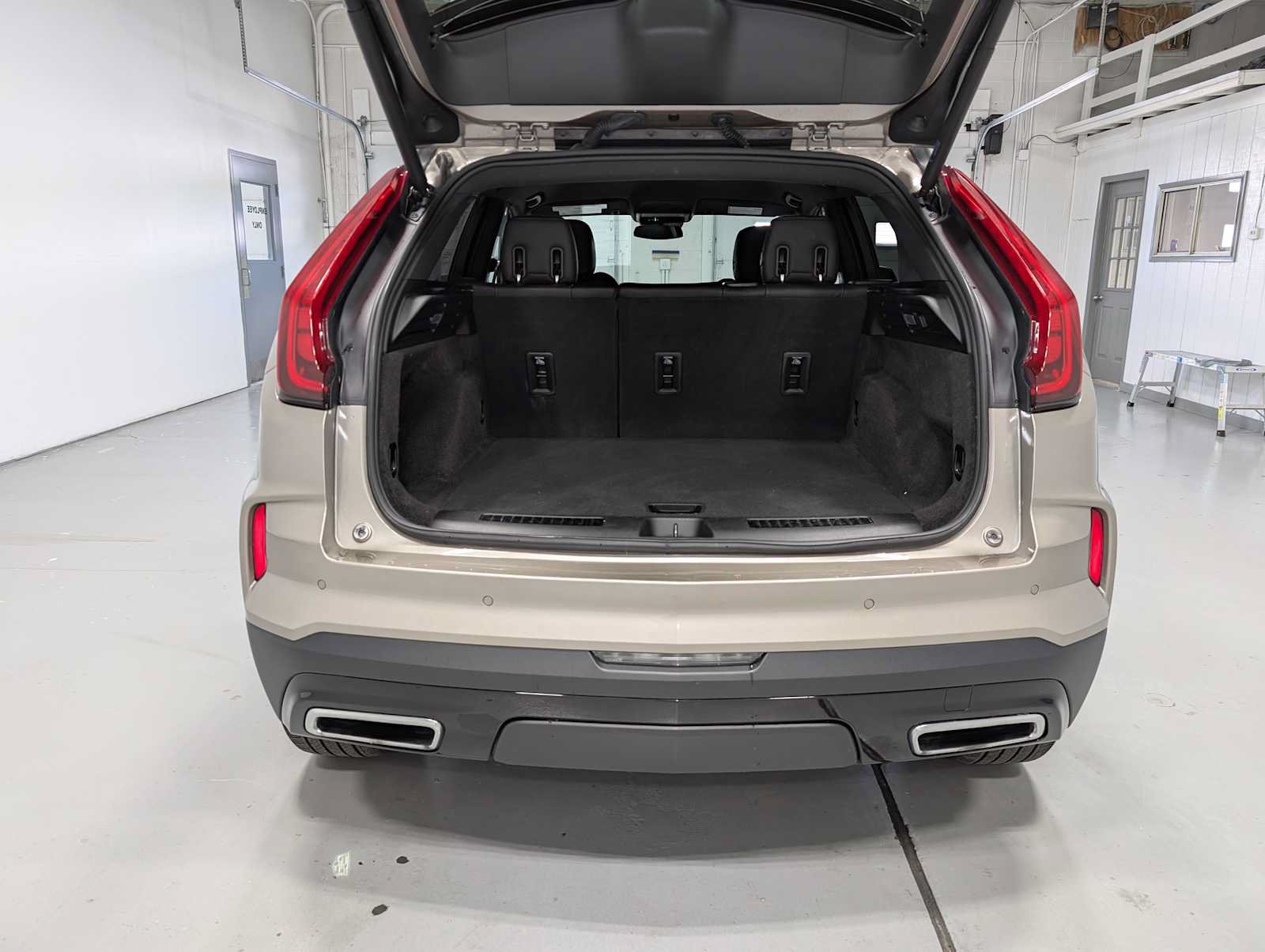 Certified 2025 Cadillac XT4 Premium Luxury AWD/4WD image 41