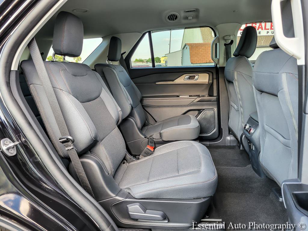 Used 2025 Ford Explorer Active AWD/4WD image 31