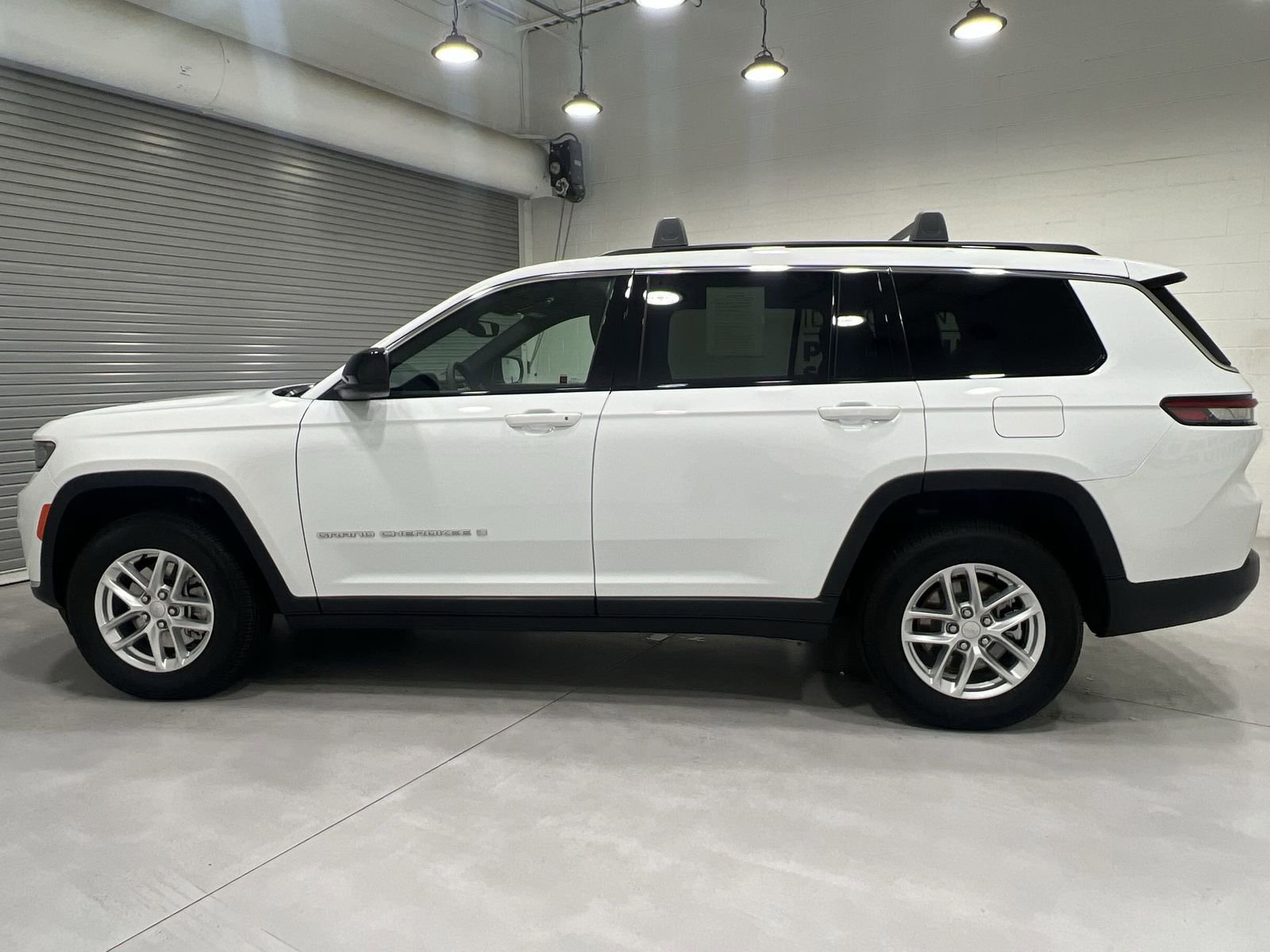 Used 2024 Jeep Grand Cherokee L Laredo w/ Luxury Tech Group I image 5