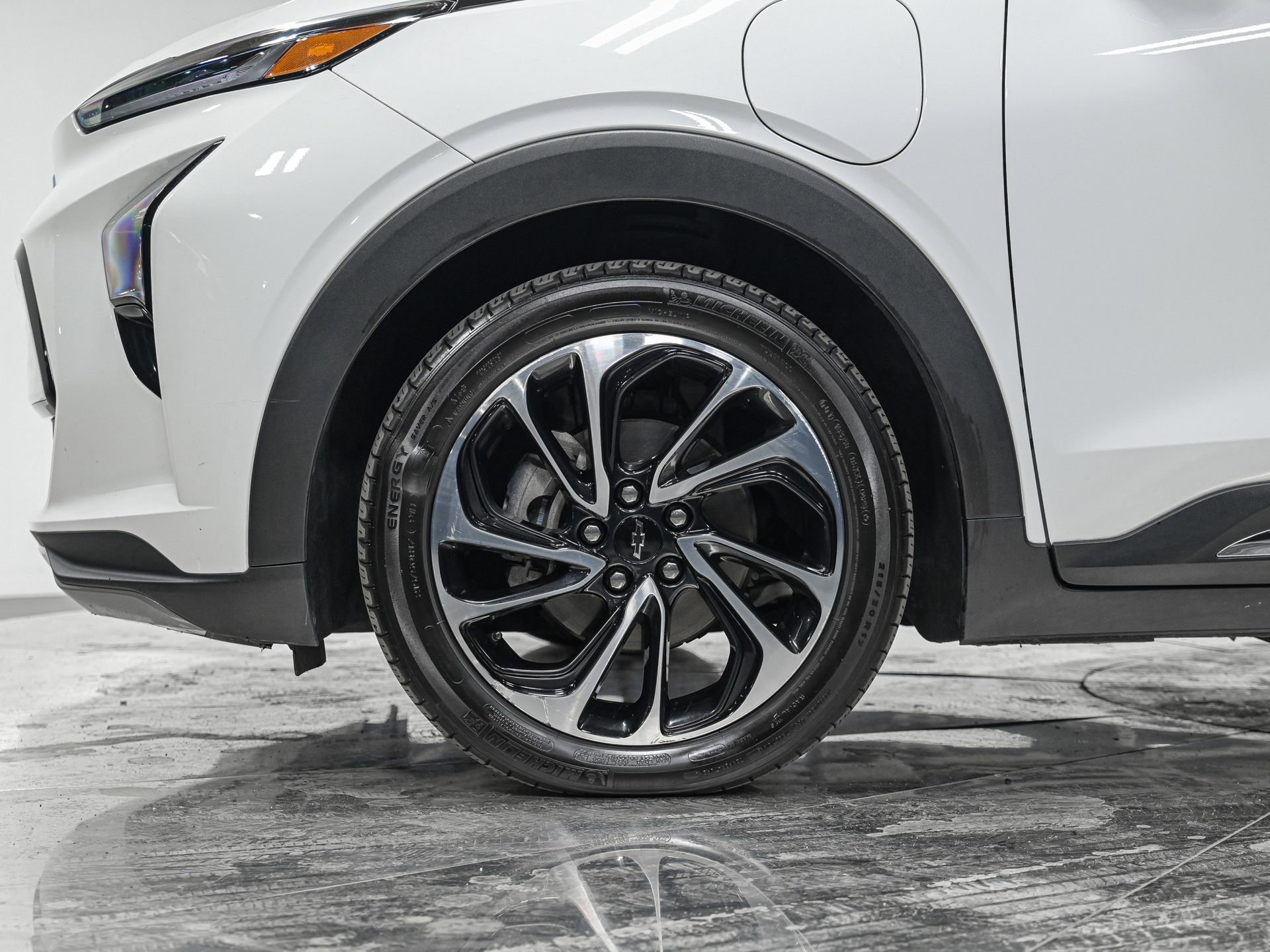 Used 2022 Chevrolet Bolt EUV Premier w/ Sun & Sound Package image 3