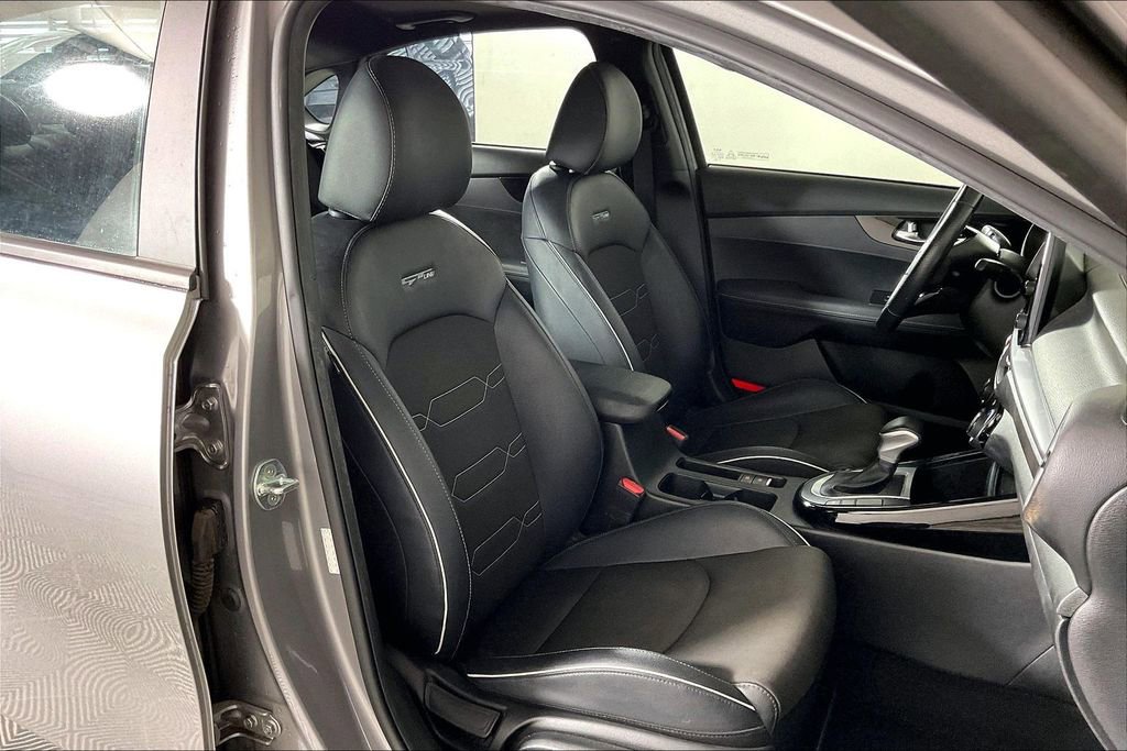 Used 2023 Kia Forte GT-Line w/ GT-Line Premium Package image 6