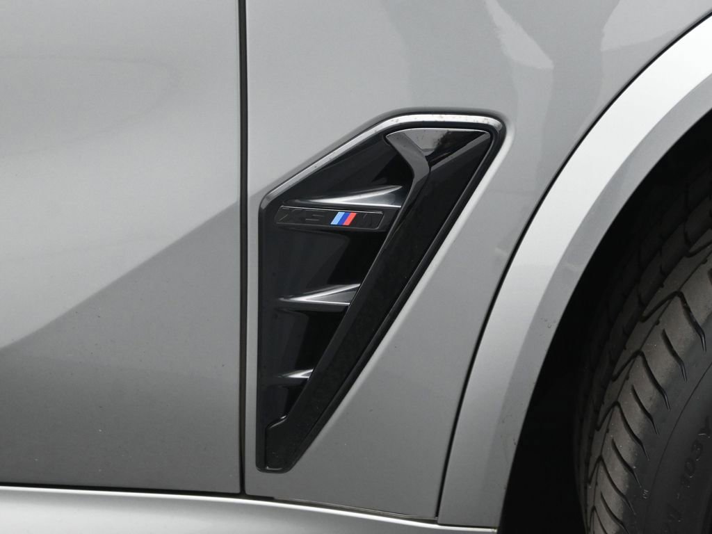 Used 2020 BMW X5 M Competition w/ Executive Package image 27