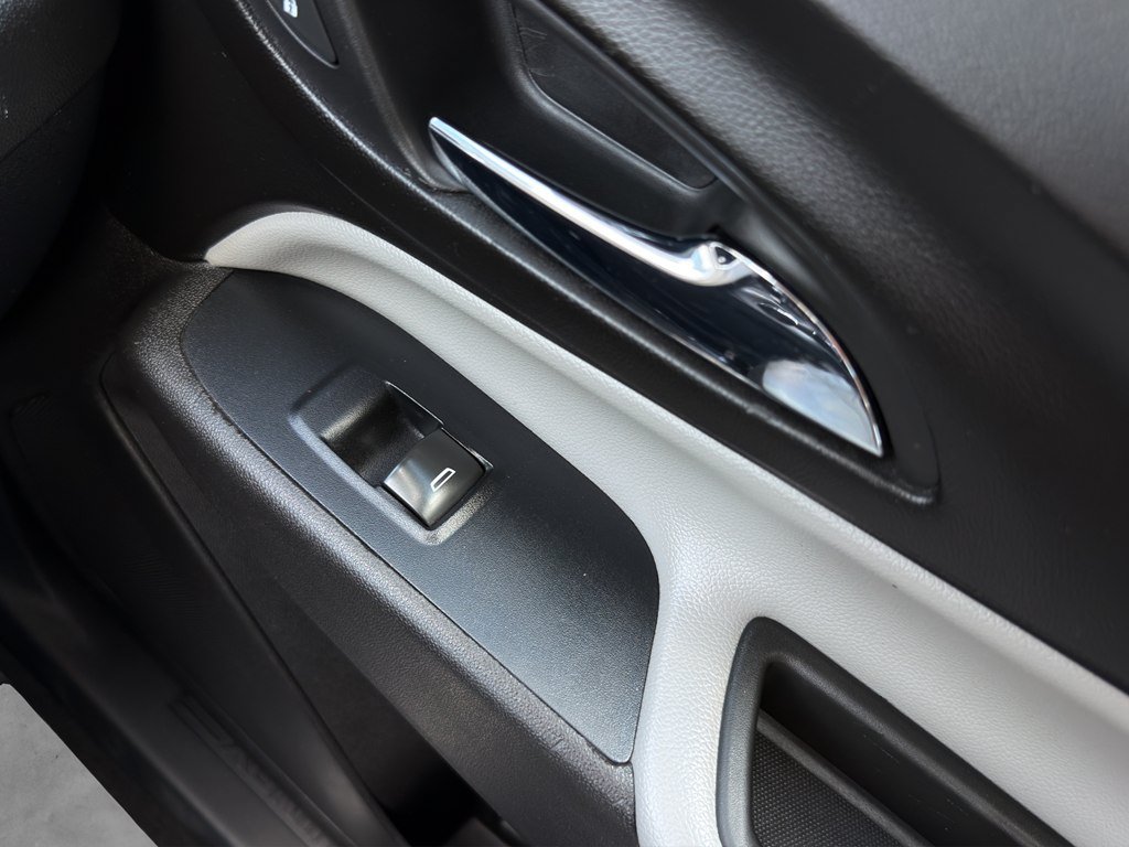 Used 2019 Chevrolet Equinox LS FWD image 12