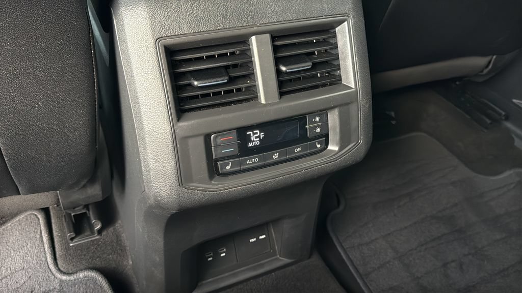 Used 2021 Volkswagen Atlas SEL AWD/4WD image 18