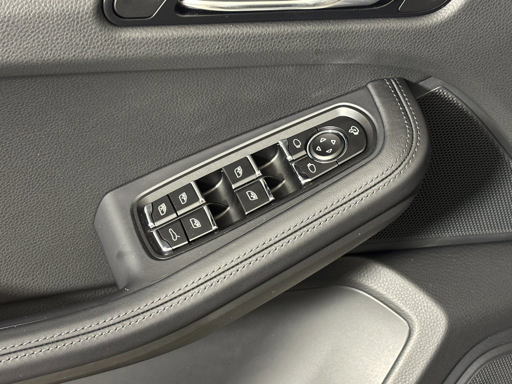 New 2026 Porsche Macan image 15