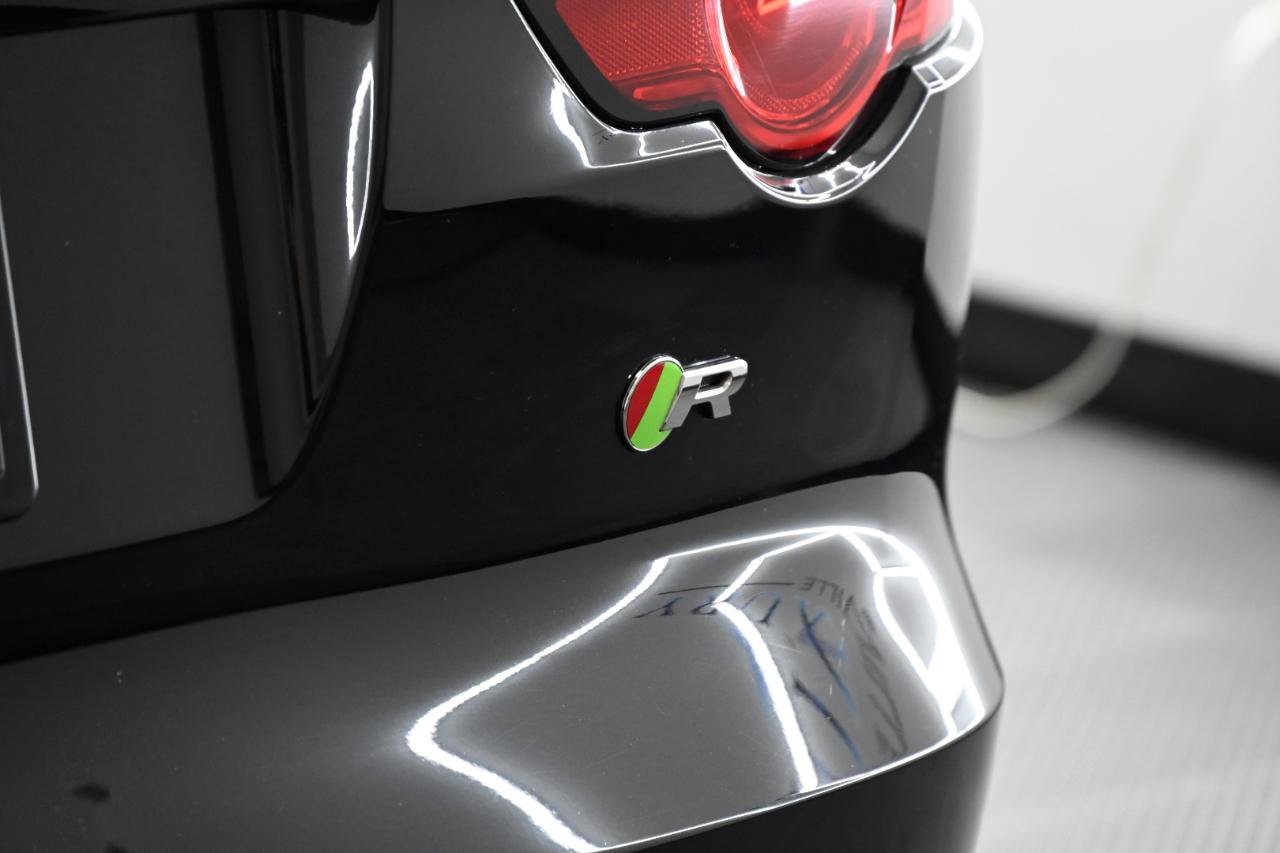 Used 2019 Jaguar F-TYPE R AWD/4WD image 16