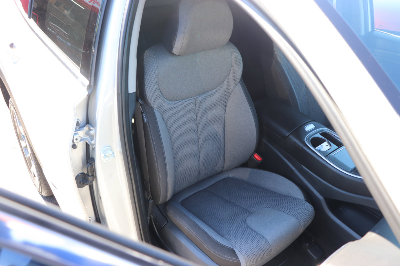 Used 2023 Hyundai Santa Fe SEL Convenience image 14