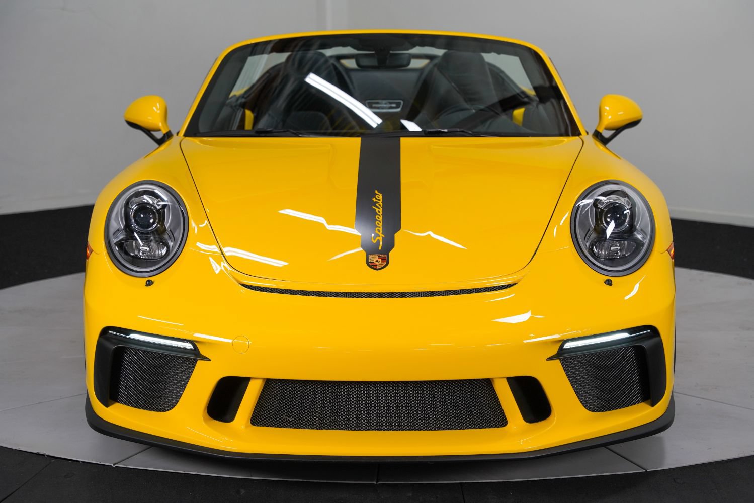 Used 2019 Porsche 911 Speedster RWD image 12