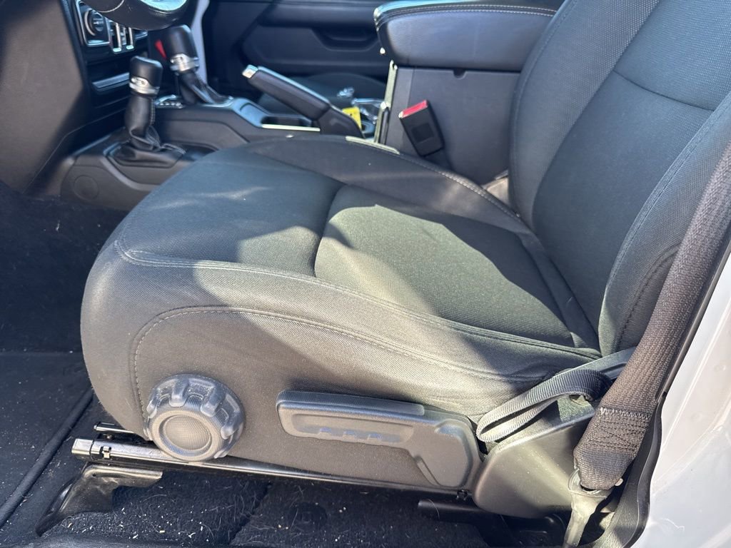 Used 2019 Jeep Wrangler Unlimited Sahara image 9