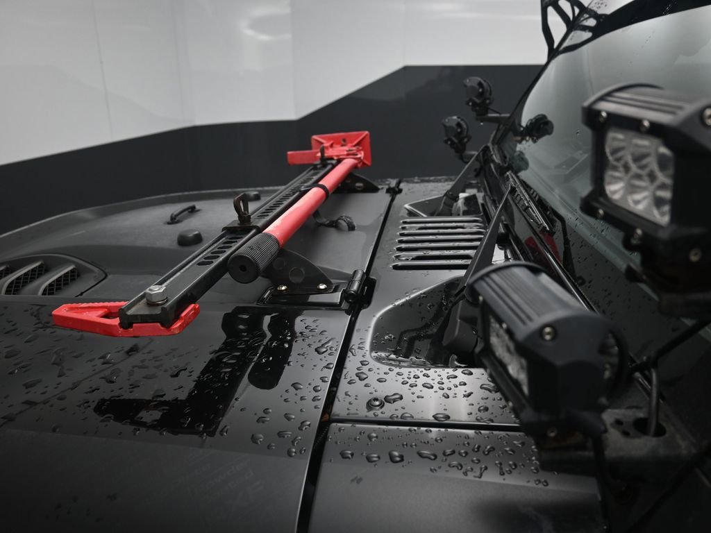 Used 2018 Jeep Wrangler Unlimited Rubicon AWD/4WD image 13