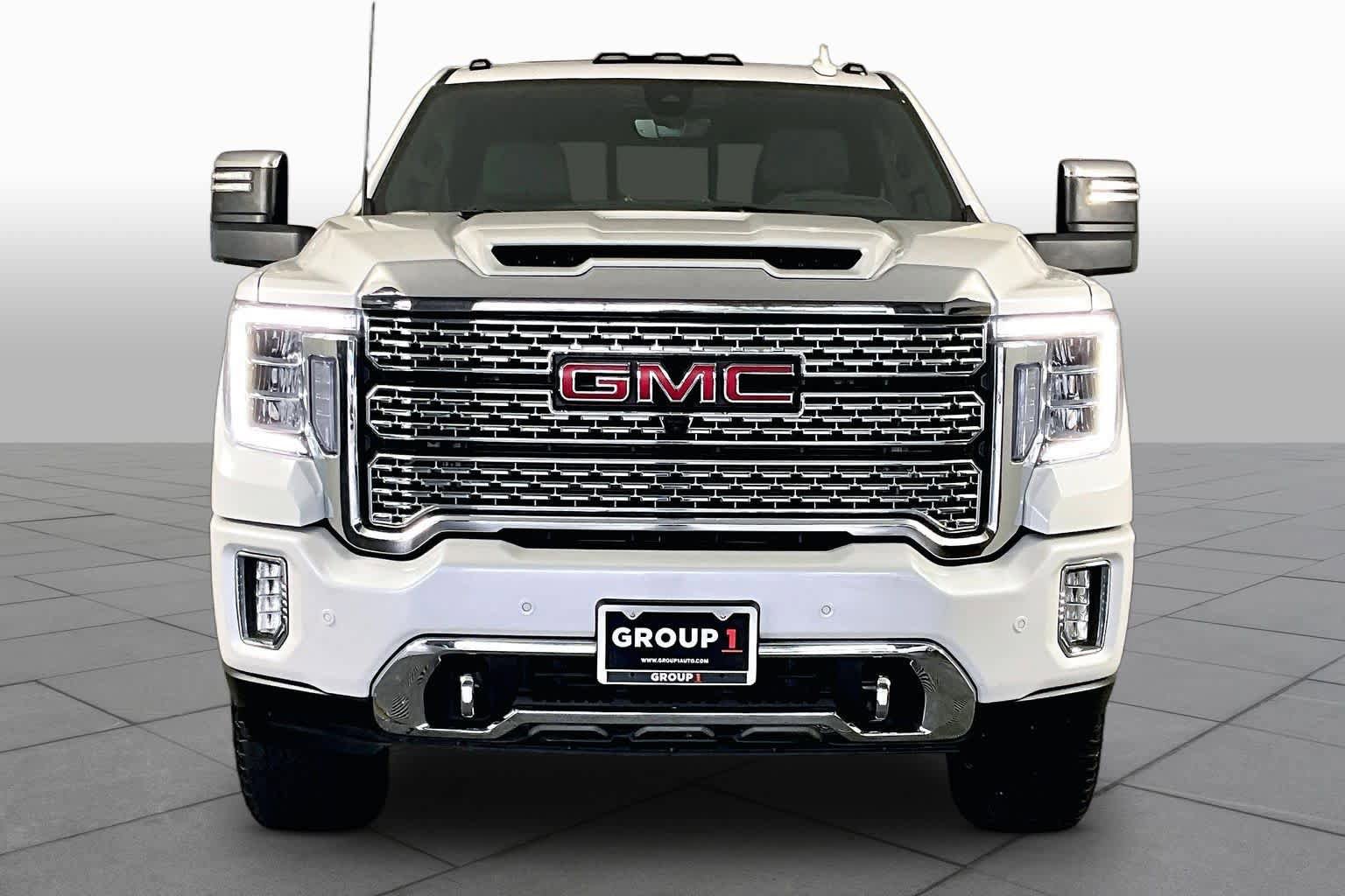 Certified 2022 GMC Sierra 2500 Denali w/ Denali Ultimate Package AWD/4WD image 4
