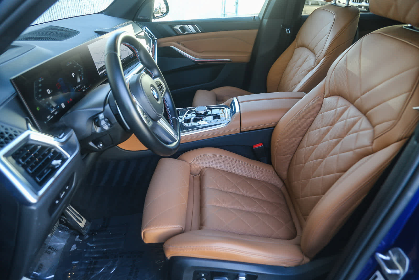 Used 2025 BMW X5 M60i w/ Parking Assistance Package image 14