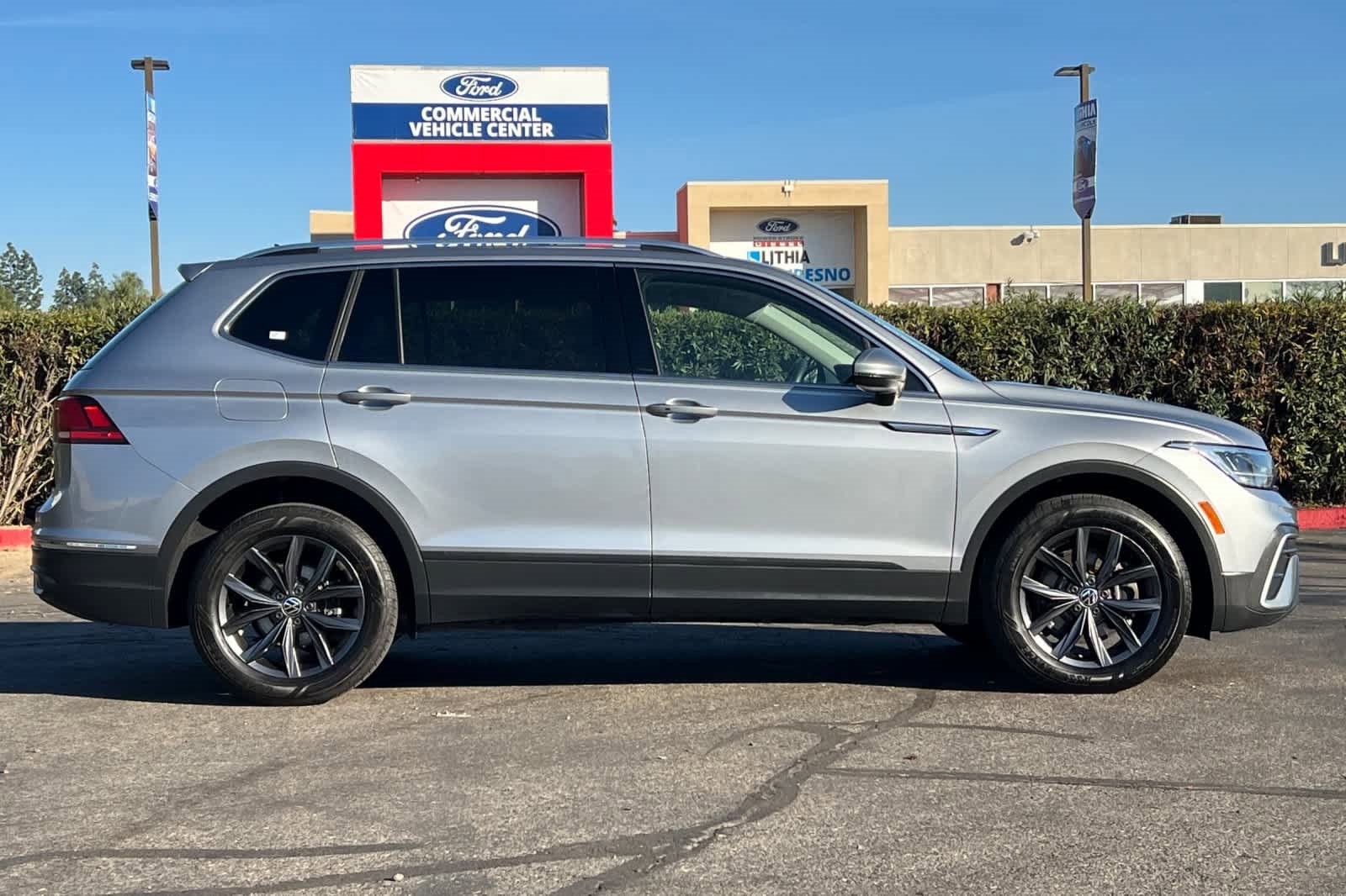 Used 2022 Volkswagen Tiguan SE image 9