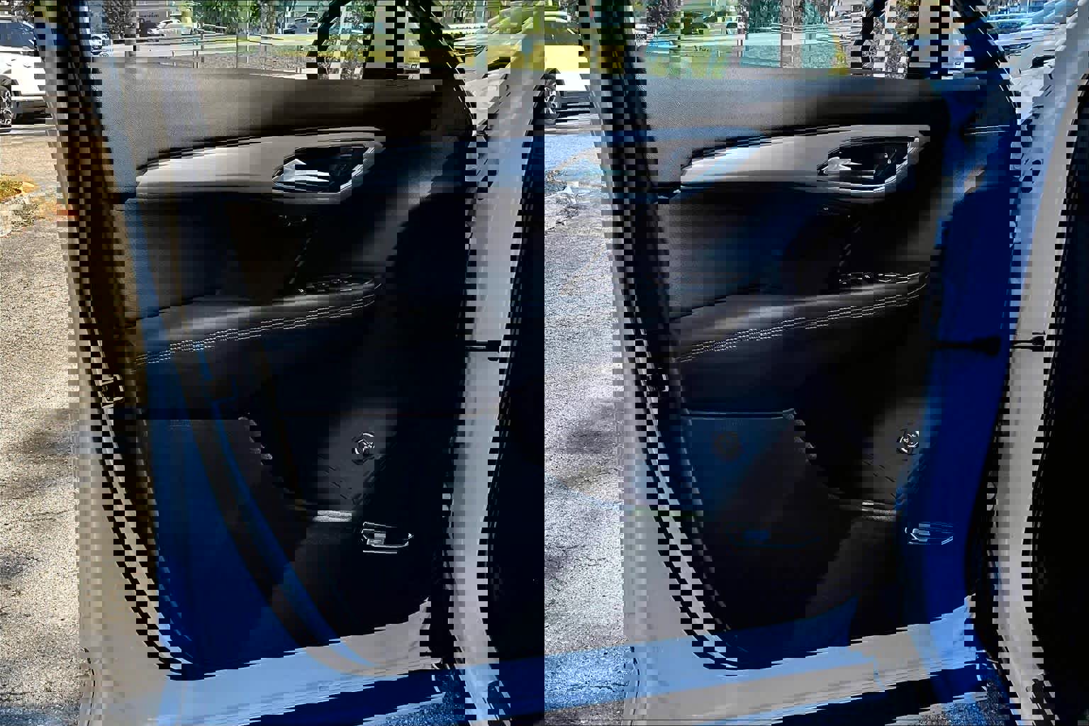 Used 2024 Buick Envision Avenir image 25