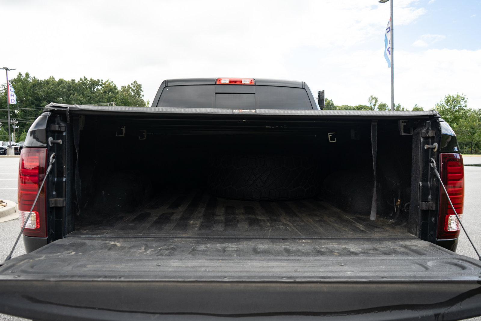 Used 2018 RAM 2500 Laramie w/ Sport Appearance Group AWD/4WD image 9