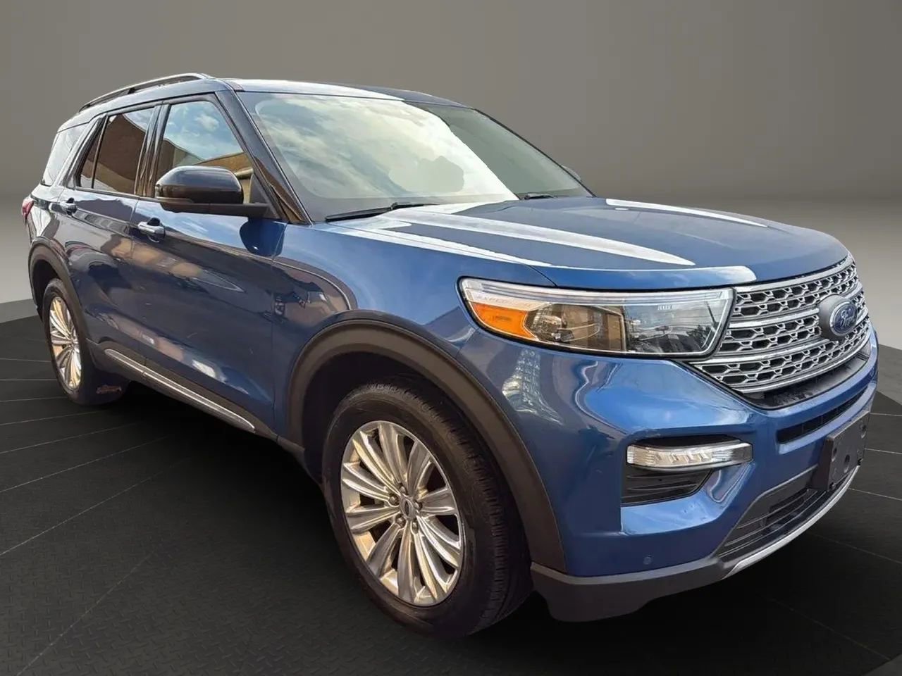 Used 2020 Ford Explorer Limited image 3