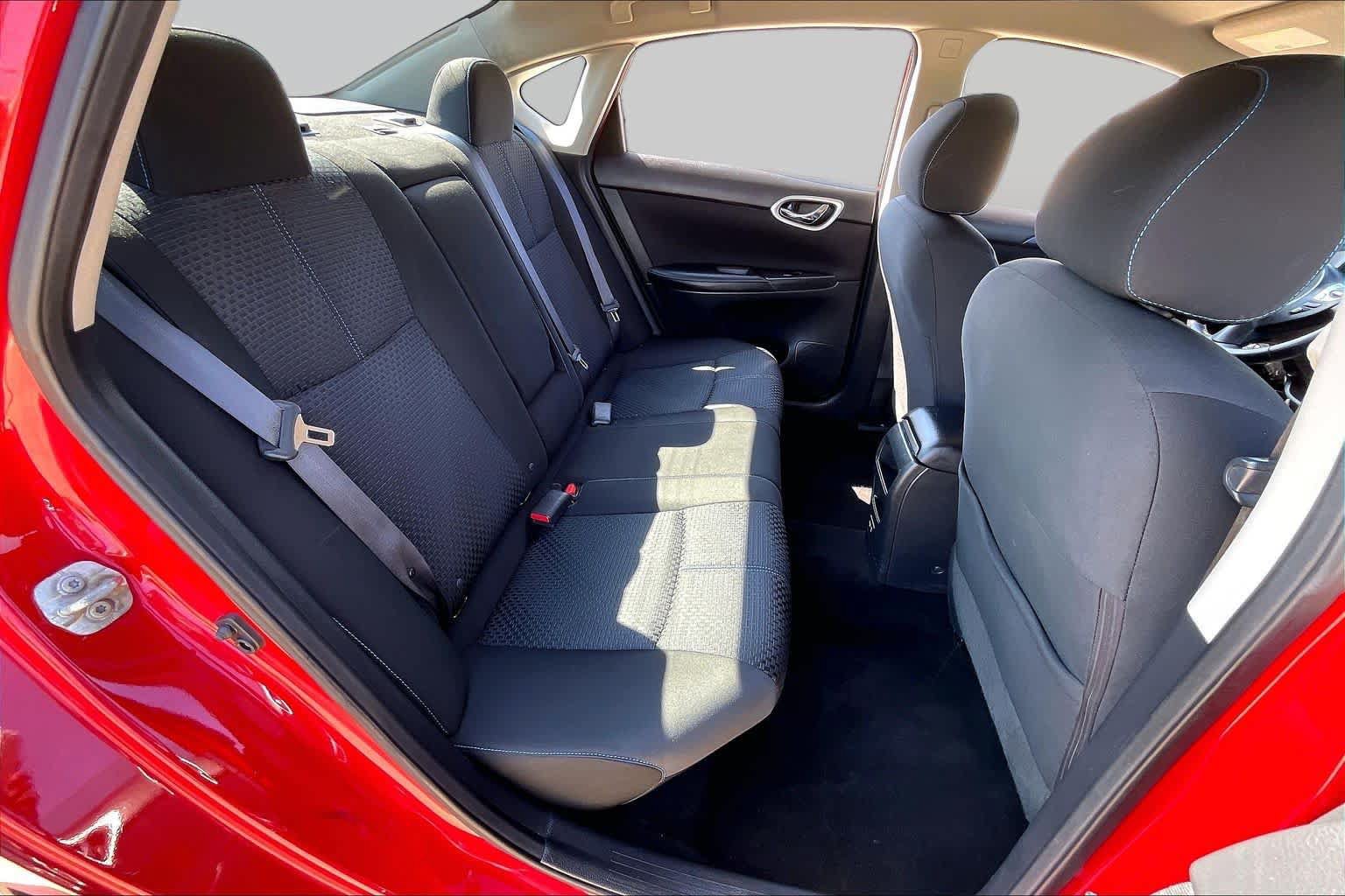 Used 2019 Nissan Sentra SR FWD image 17