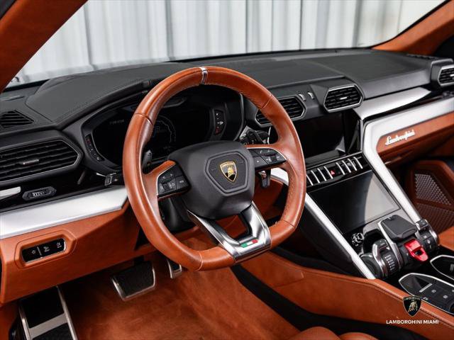 Used 2021 Lamborghini Urus AWD/4WD image 26