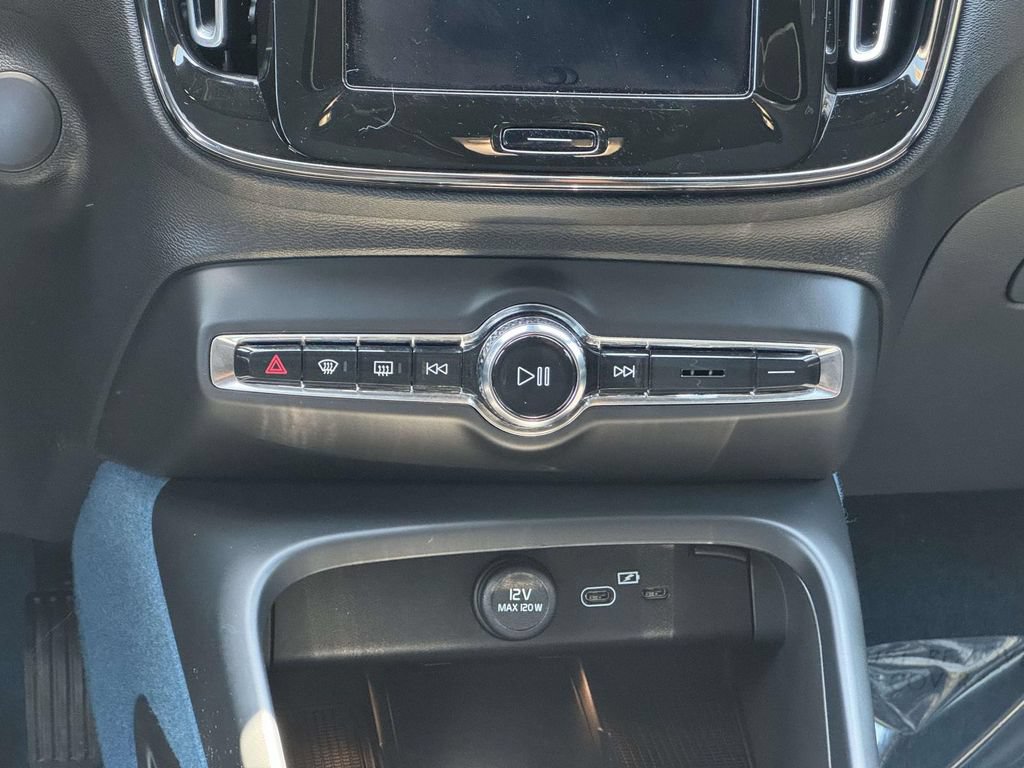 Used 2023 Volvo C40 P8 Recharge Ultimate AWD/4WD image 21