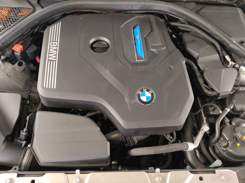 Used 2021 BMW 330e w/ Convenience Package RWD image 30