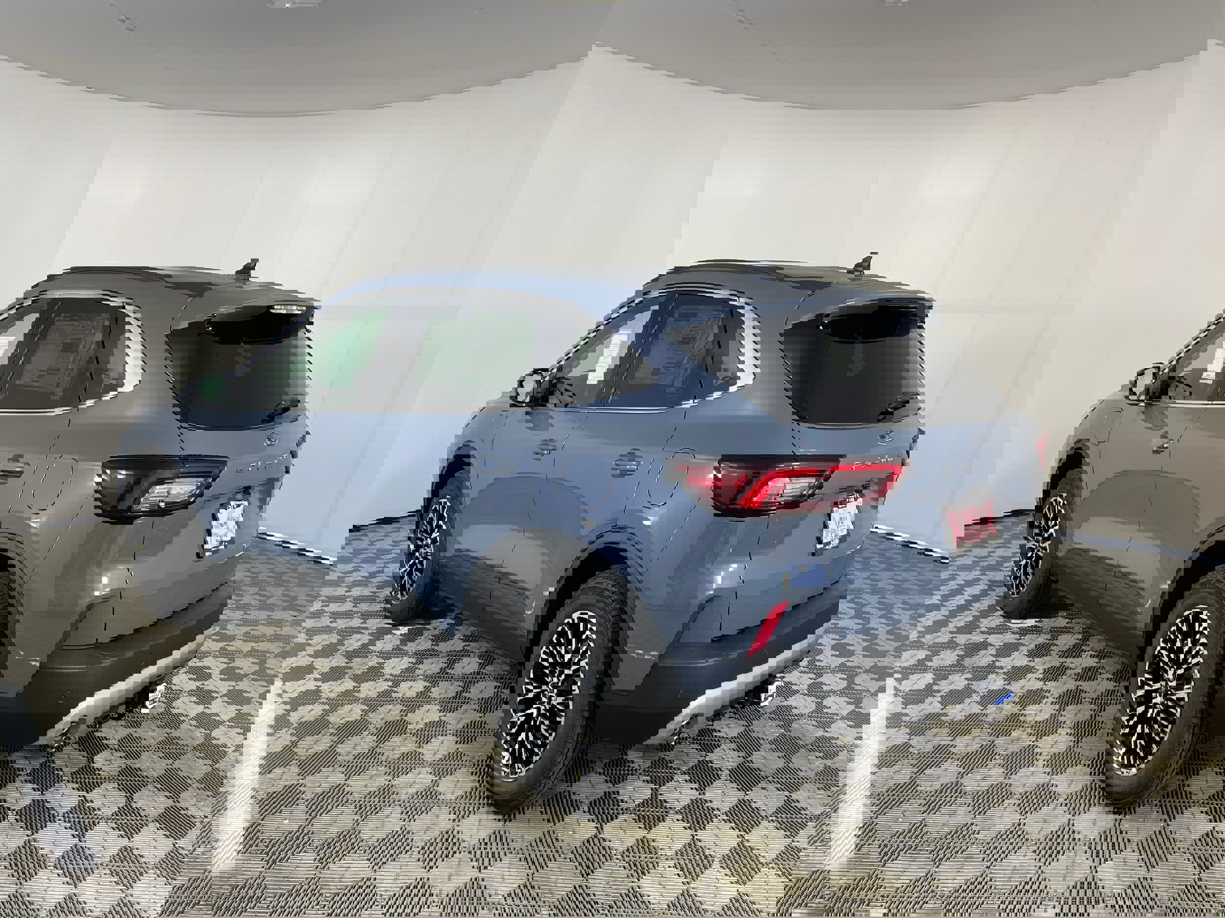 New 2025 Ford Escape SE w/ Class II Trailer Tow Package image 19