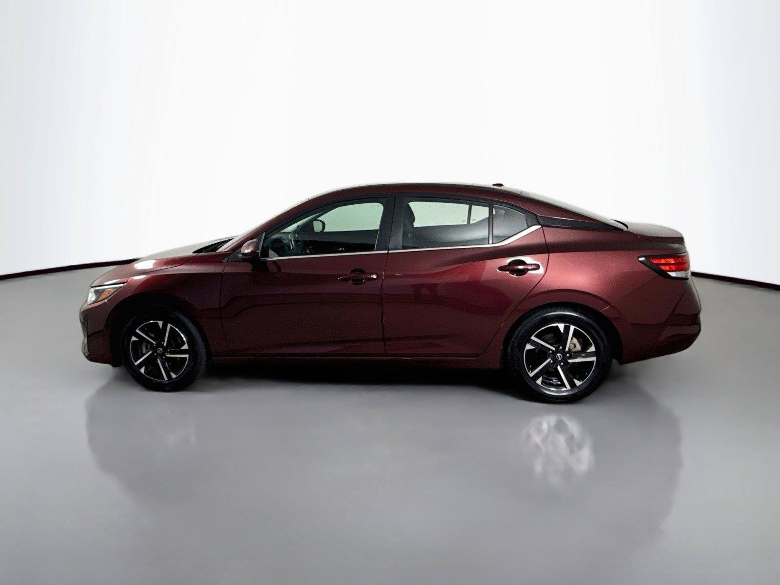 Used 2024 Nissan Sentra SV FWD image 8