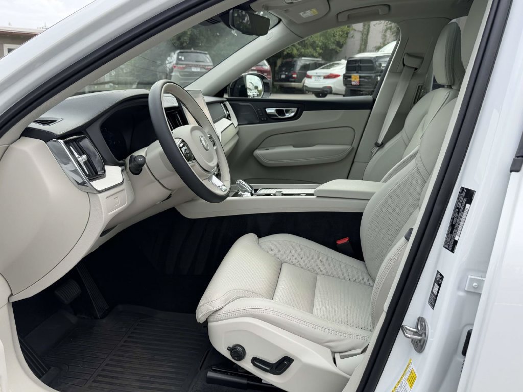 New 2026 Volvo XC60 B5 Ultra w/ Protection Package Premier AWD/4WD image 15