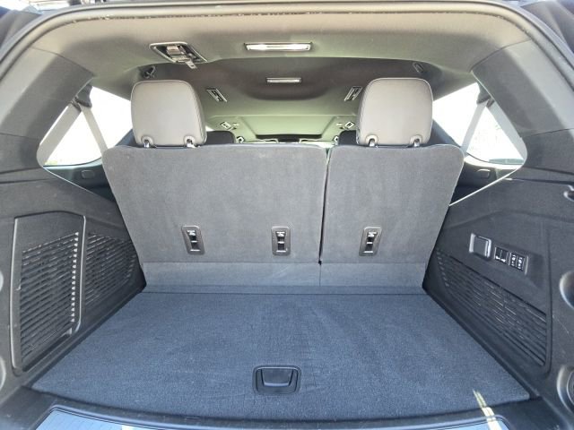 Used 2023 Chevrolet Tahoe Z71 w/ Luxury Package AWD/4WD image 13