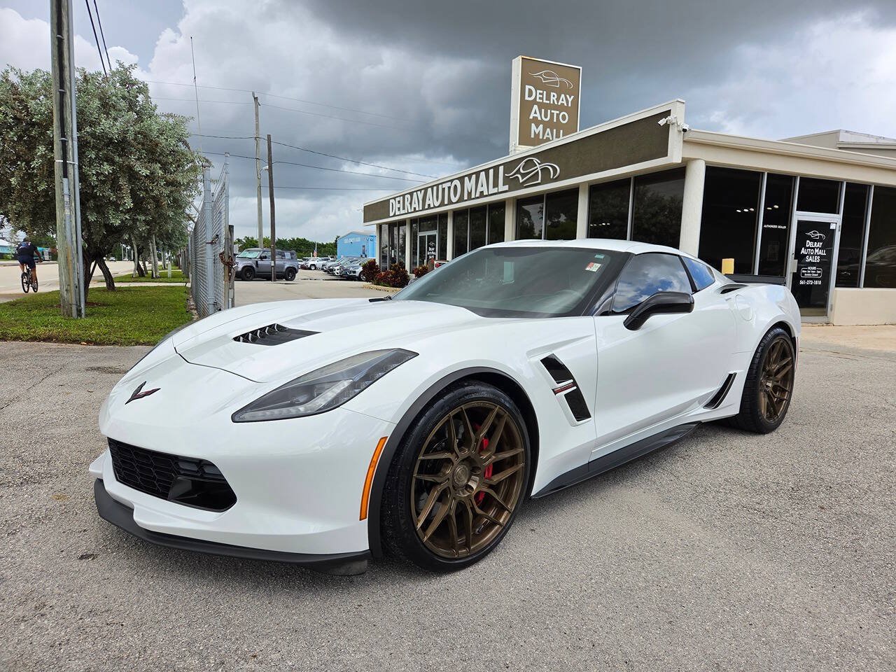 Used 2017 Chevrolet Corvette Grand Sport w/ Carbon Flash Badge Package