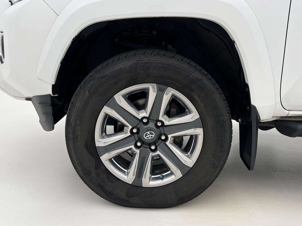 Used 2019 Toyota Tacoma Limited AWD/4WD image 27