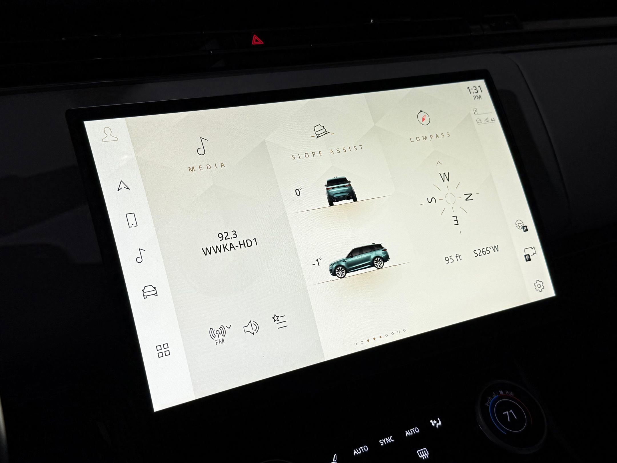 Used 2023 Land Rover Range Rover Sport SE Dynamic image 28