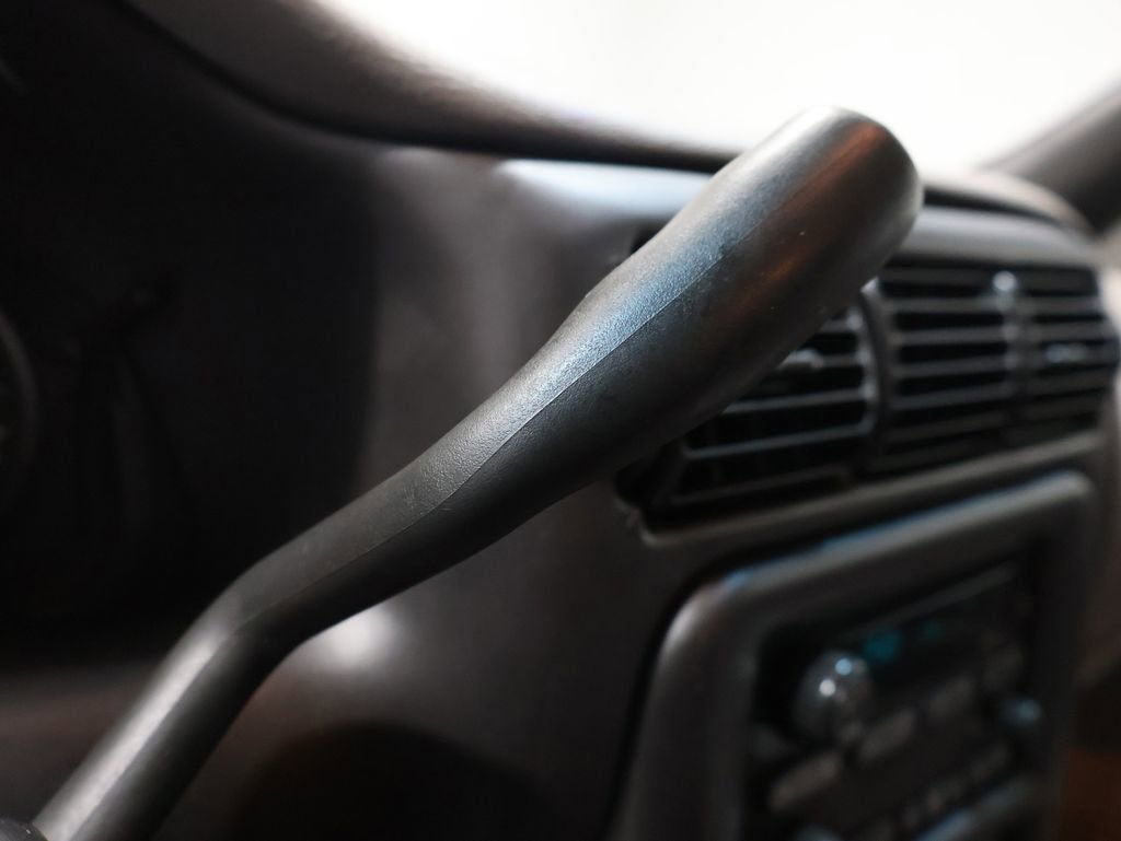 Used 2000 Oldsmobile Silhouette GL image 26