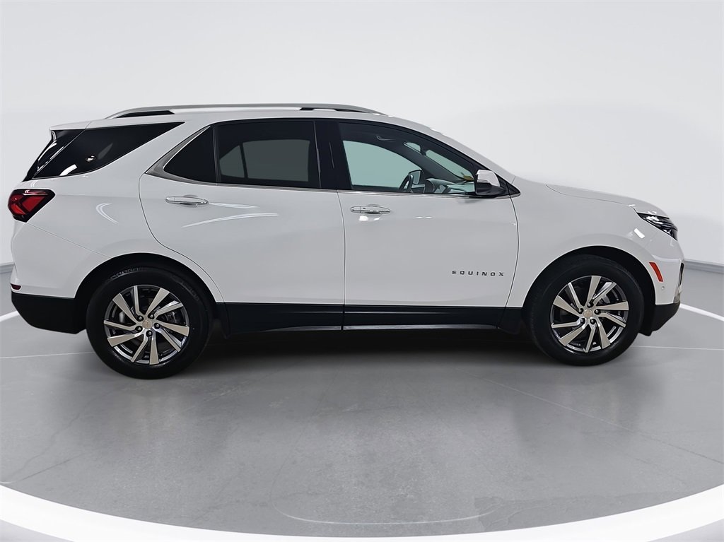 Used 2022 Chevrolet Equinox Premier image 2