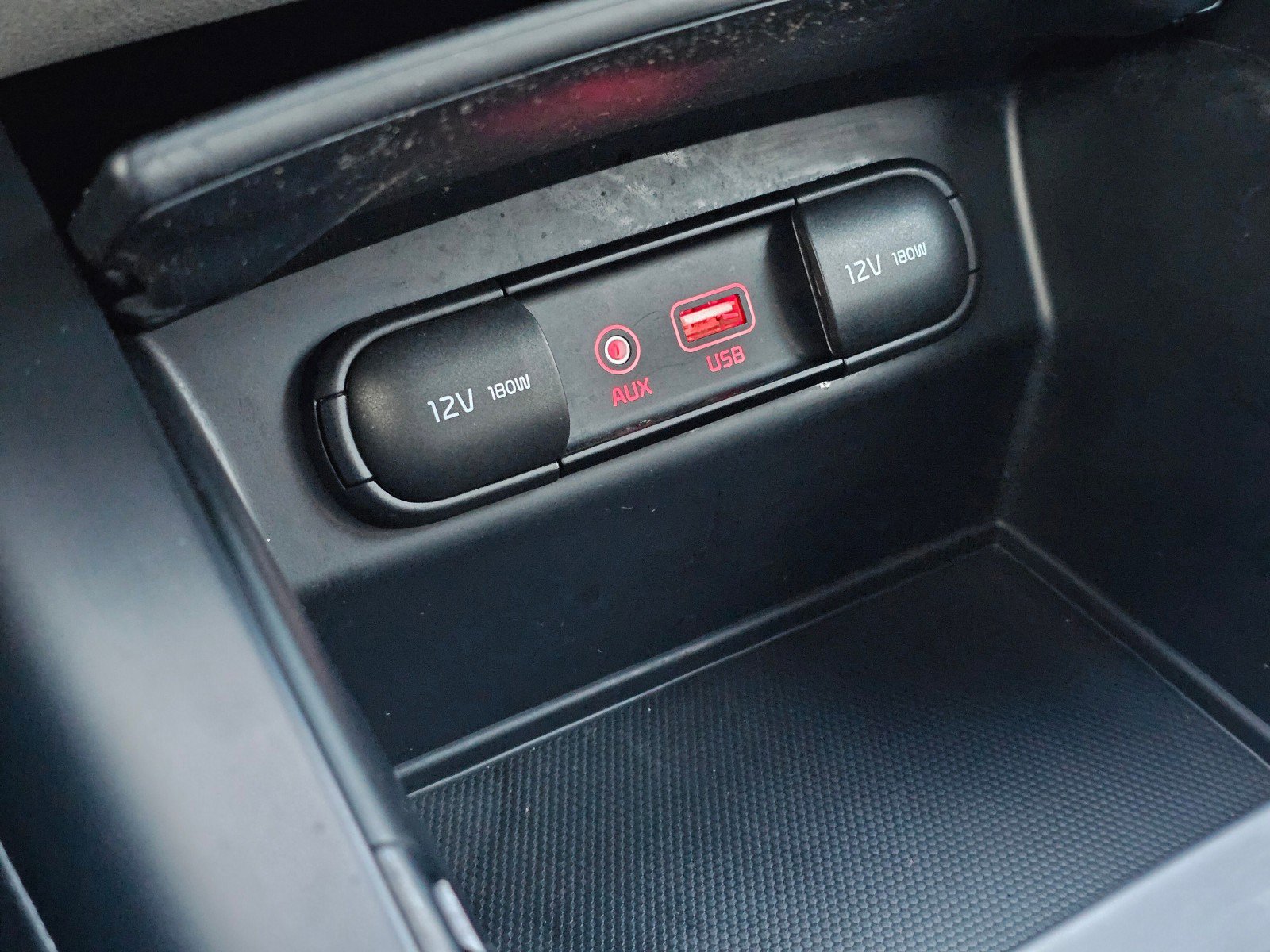 Used 2020 Kia Sorento LX image 36