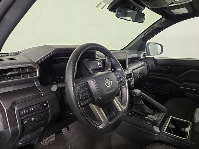 Used 2025 Toyota 4Runner SR5 AWD/4WD image 14