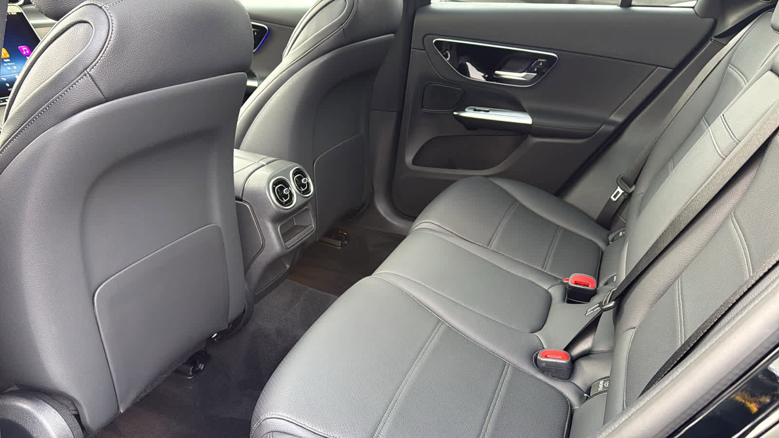 New 2026 Mercedes-Benz GLC 300 4MATIC image 30